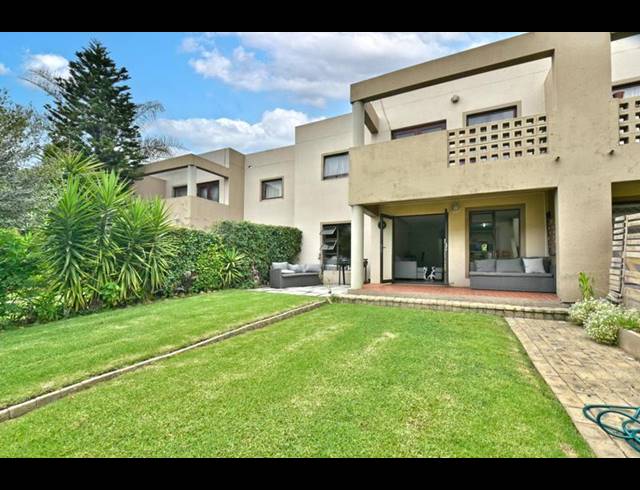 2 BEDROOM APARTMENT FOR SALE IN NEW REDRUTH